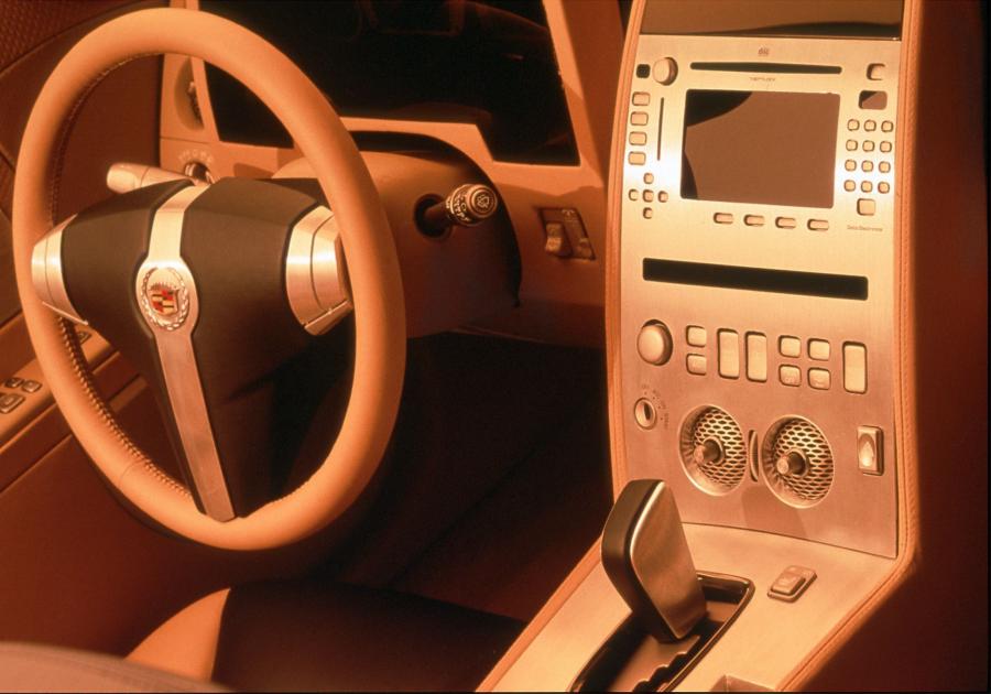  Cadillac Evoq Concept 1999 года  (фото 18 из 41)